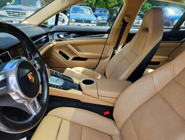 Porsche Panamera 4