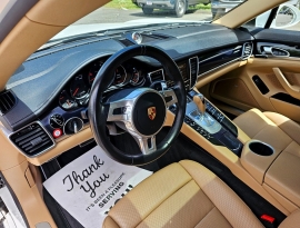 Porsche Panamera 4